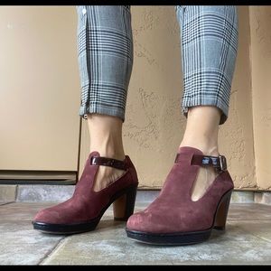 SOLD • CLARKS • suede maroon heels/ booties •